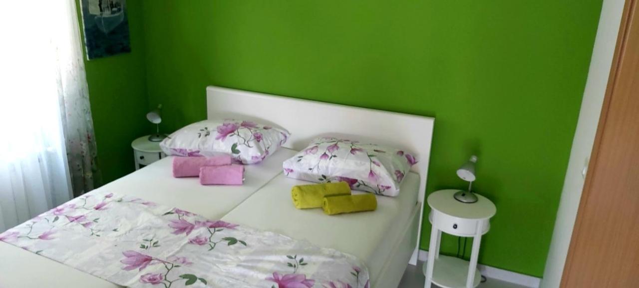 Apartments Ella Rovinj Bagian luar foto
