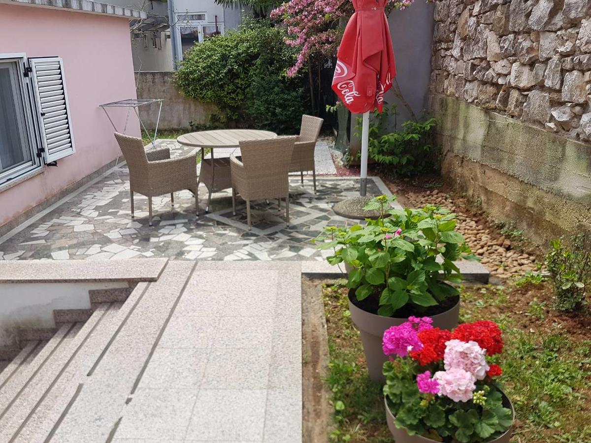 Apartments Ella Rovinj Bagian luar foto