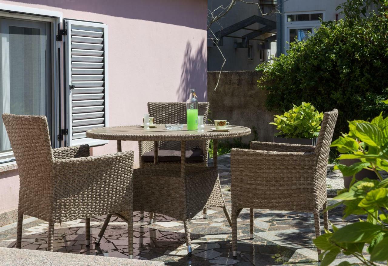 Apartments Ella Rovinj Bagian luar foto